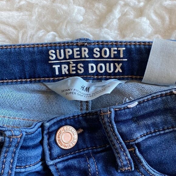 H&M straight leg jeans - Picture 2 of 5